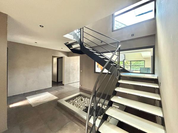 Maison - 7 pièces - 274.15m² - Guidel