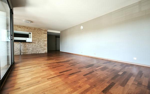 Appartement à vendre    4 pièces • 131,55 m2 Saint-Genis-Pouilly