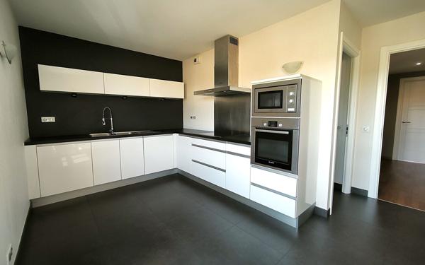 Appartement à vendre    4 pièces • 131,55 m2 Saint-Genis-Pouilly