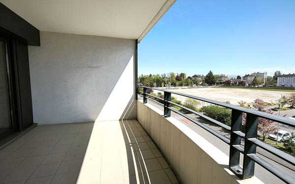 Appartement à vendre    4 pièces • 131,55 m2 Saint-Genis-Pouilly