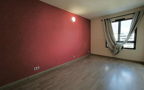 Appartement à vendre    4 pièces • 131,55 m2 Saint-Genis-Pouilly