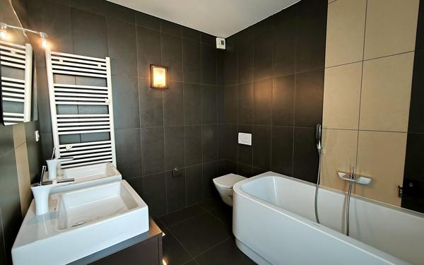 Appartement à vendre    4 pièces • 131,55 m2 Saint-Genis-Pouilly