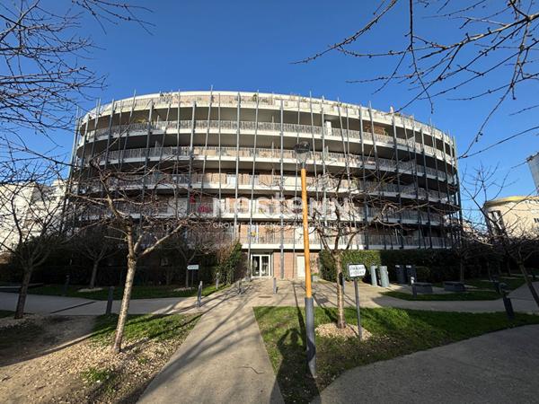 ISSY LES MOULINEAUX - QUARTIER FORT D'ISSY - Vente d'un appartement 3 pièces avec grand terrasse