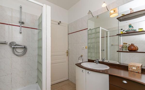 Appartement à vendre    3 pièces • 71,40 m2 Saint-Maur-des-Fossés