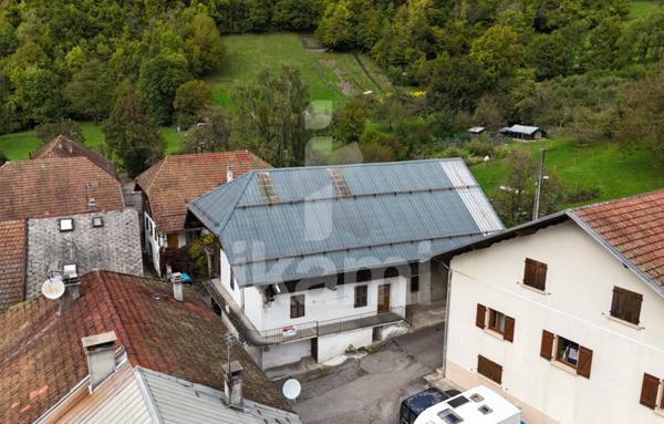 Maison à réhabiliter à Ugine   304 m2 avec caves, balcon et potentiel loft !