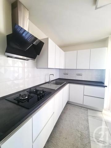 Appartement F4 à vendre  4 pièces - 85 m 2   VAULX EN VELIN  - 69