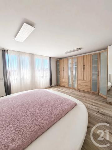 Appartement F4 à vendre  4 pièces - 85 m 2   VAULX EN VELIN  - 69