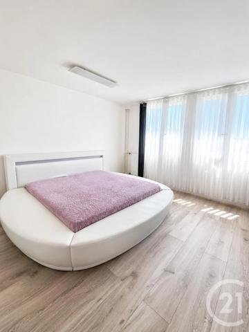 Appartement F4 à vendre  4 pièces - 85 m 2   VAULX EN VELIN  - 69