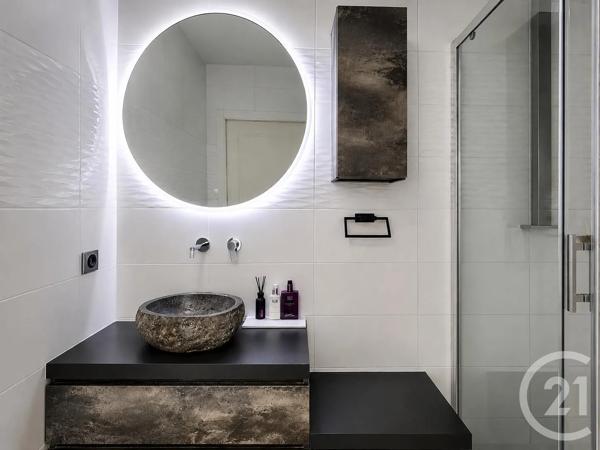 Appartement F4 à vendre  4 pièces - 85 m 2   VAULX EN VELIN  - 69