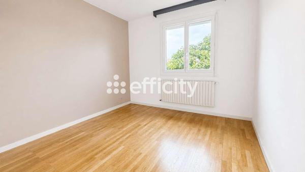Maison
         5 pièces
        - 97 m² 359 000 € *
