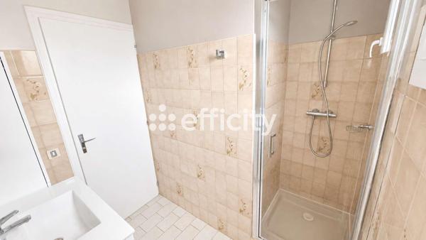 Maison
         5 pièces
        - 97 m² 359 000 € *
