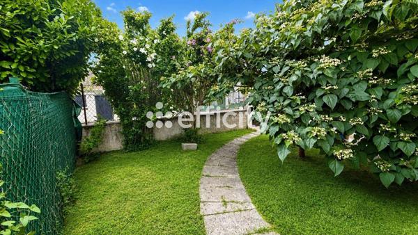 Maison
         5 pièces
        - 97 m² 359 000 € *