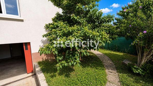 Maison
         5 pièces
        - 97 m² 359 000 € *