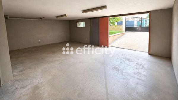 Maison
         5 pièces
        - 97 m² 359 000 € *