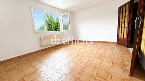 Maison
         5 pièces
        - 97 m² 359 000 € *