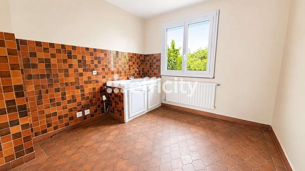 Maison
         5 pièces
        - 97 m² 359 000 € *