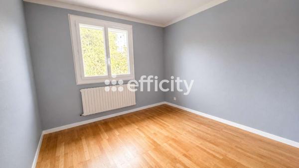 Maison
         5 pièces
        - 97 m² 359 000 € *