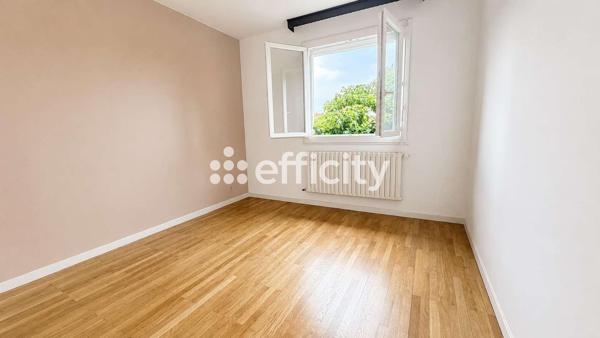 Maison
         5 pièces
        - 97 m² 359 000 € *