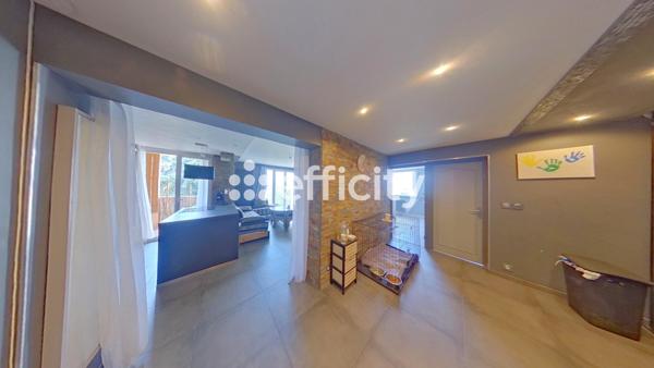 Appartement
         4 pièces
        - 69 m² 162 000 € *