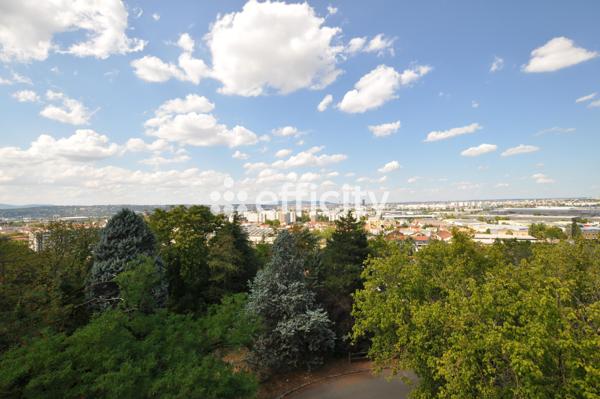 Appartement
         4 pièces
        - 69 m² 162 000 € *