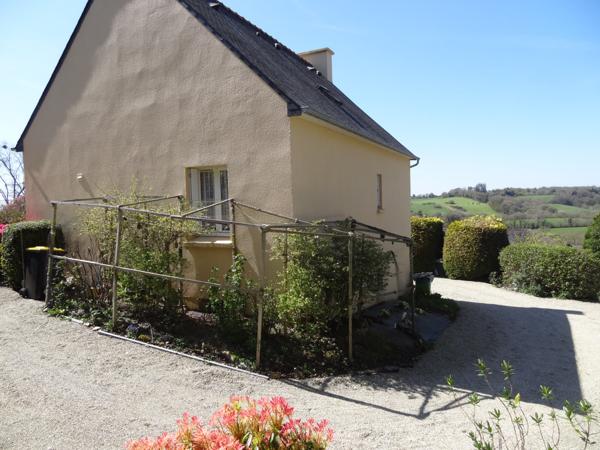 Rostrenen (22110) Maison 91 m² divisée avec rentabilité immédiate à Rostrenen