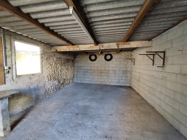 Terrain a batir a La Ville Aux Dames proche, Gare TGV, Fil Bleu, ecoles, commerces, Tours, tram