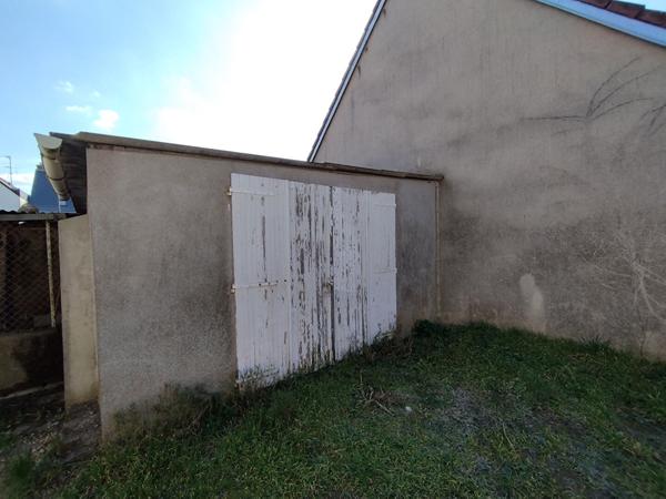 Terrain a batir a La Ville Aux Dames proche, Gare TGV, Fil Bleu, ecoles, commerces, Tours, tram