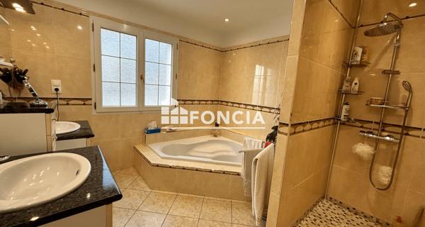 À vendre Maison 8 pièces 191 m² - Roanne 42300