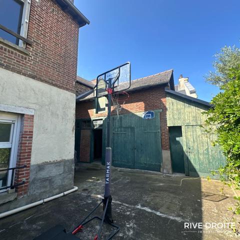 Acigné (35690) ACIGNE - CENTRE - IMMEUBLE AVEC MAISON ET LOCAL COMMERCIAL