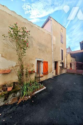 AUBIERE - Centre-Ville - Maison à rénover

L'étude vous propose à la vente cette maison de bo...