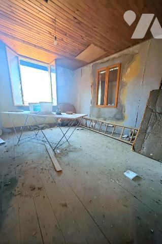 AUBIERE - Centre-Ville - Maison à rénover

L'étude vous propose à la vente cette maison de bo...