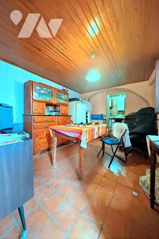 AUBIERE - Centre-Ville - Maison à rénover

L'étude vous propose à la vente cette maison de bo...