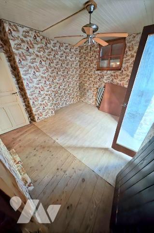 AUBIERE - Centre-Ville - Maison à rénover

L'étude vous propose à la vente cette maison de bo...