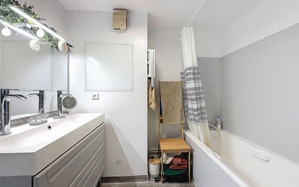 Appartement à vendre    3 pièces • 67,82 m2 Montigny-le-Bretonneux