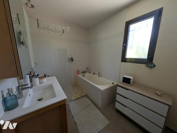PORTES LES VALENCE - MAISON T5, 114 m²