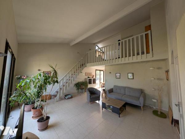 PORTES LES VALENCE - MAISON T5, 114 m²
