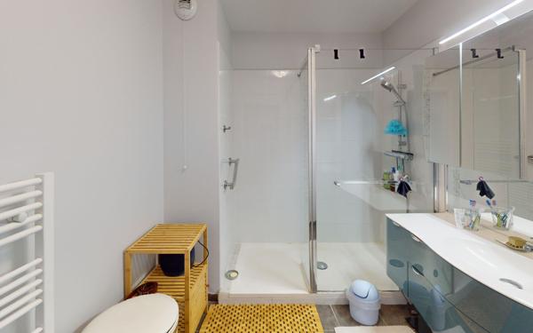 Appartement à vendre    3 pièces • 62,13 m2 Le Pradet