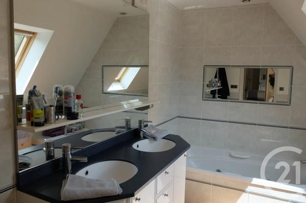 Maison à vendre  5 pièces - 187 m 2   ST JEAN LESPINASSE  - 46