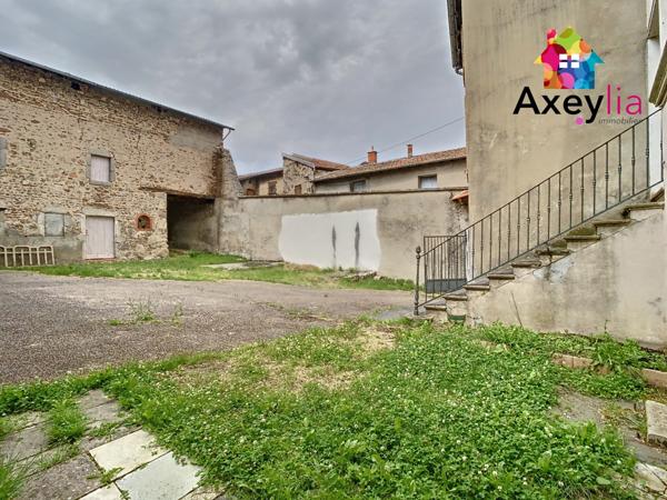 Renaison (42370) A VENDRE- RENAISON CENTRE- TÈNEMENT IMMOBILIER À RÉNOVER