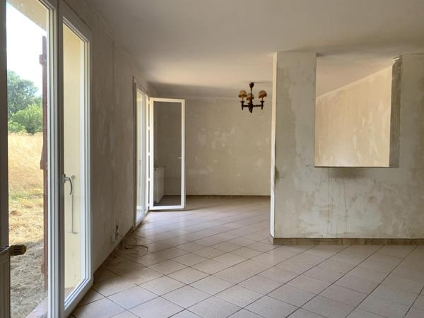 MAISON T5 AVEC GARAGE SUR TERRAIN DE 6338M²