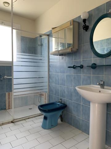 MAISON T5 AVEC GARAGE SUR TERRAIN DE 6338M²