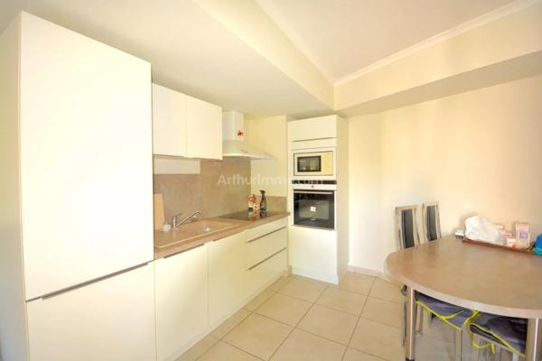 Vente Appartement 3 pièces 61 m2 à Saint-Aygulf