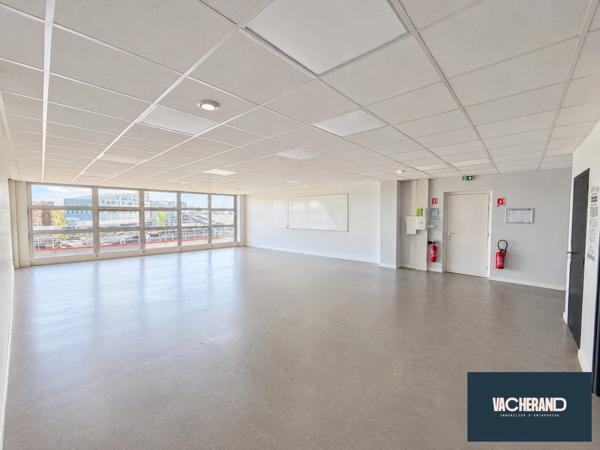 Bureaux/appartement à vendre– 127 m² – À proximité immé
