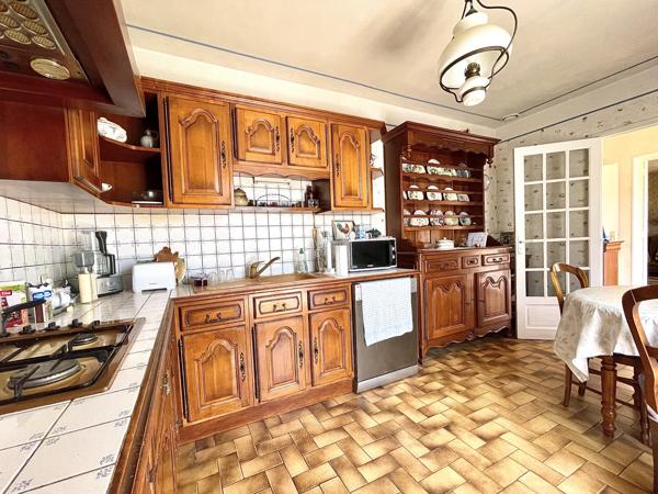 Le Château-d'Oléron (17480) Maison de plain-pied avec jardin et garage