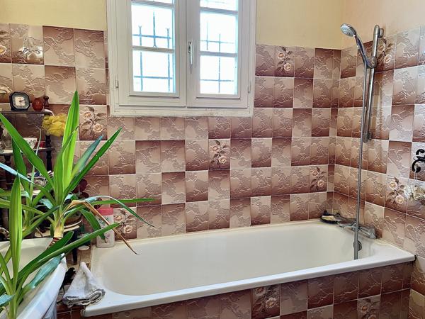 Le Château-d'Oléron (17480) Maison de plain-pied avec jardin et garage