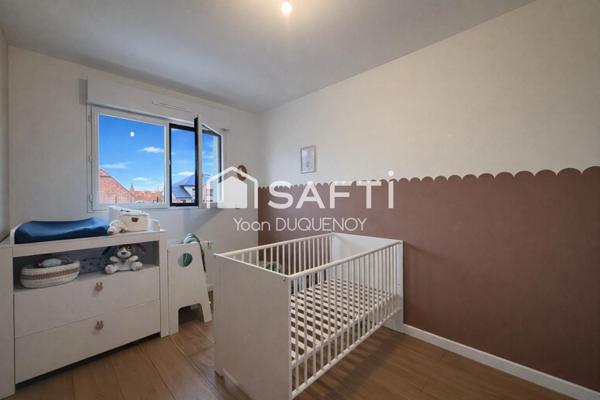 Maison construite en 2025 dans un quartier résidentiel calme