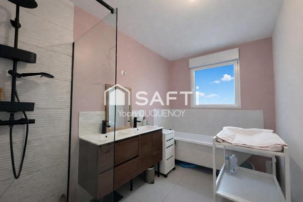 Maison construite en 2025 dans un quartier résidentiel calme