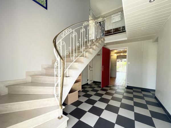 Maison Familiale de 193 m² à Saint-Sébastien-sur-Loire - Quartier du Douet