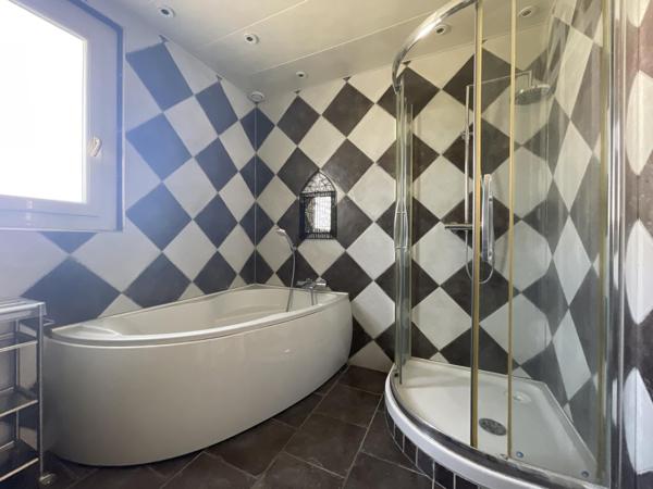 Maison Familiale de 193 m² à Saint-Sébastien-sur-Loire - Quartier du Douet