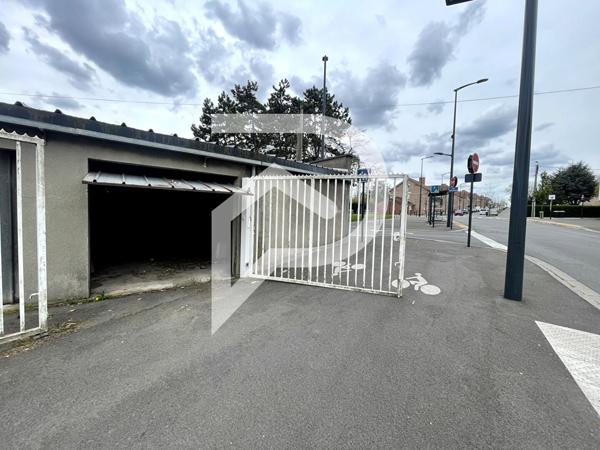 Parking / box 1 pièce 34 m2